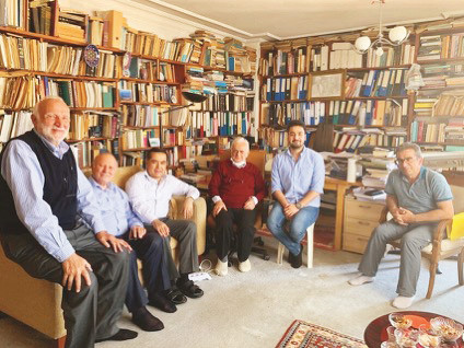 Mehmet Genç dostlarıyla nkütüphanesinde