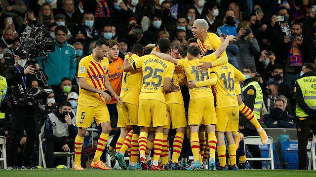 Barcelonalı futbolcular maç sonu büyük sevinç yaşadı.