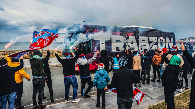 Fransız yargıçtan gurbetçi taraftara şampiyonluk izni çıktı.
