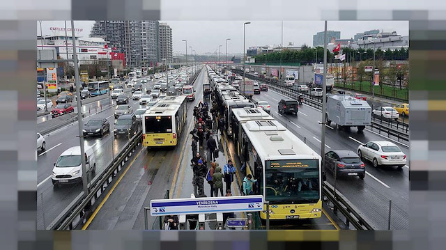 İstanbul’da toplu ulaşıma yüzde 50 zam yolda: Öğrenci kartına 25 yaş sınırı