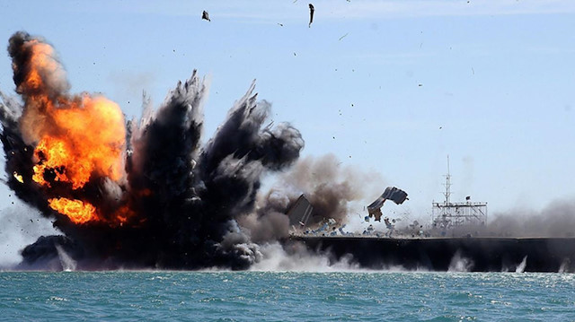 Ukrayna ordusu, işgal altındaki limanda Rus gemisini vurdu