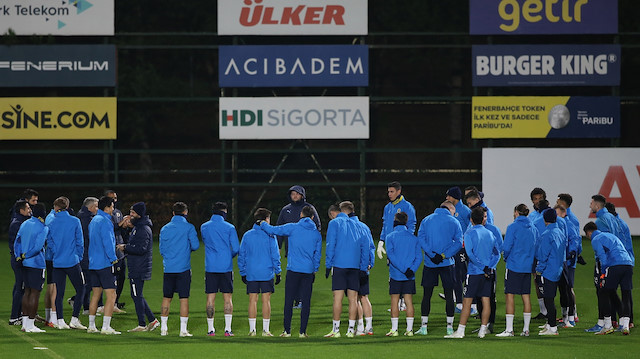 Fenerbahçe, Süper Lig'de 3. sırada yer alıyor.