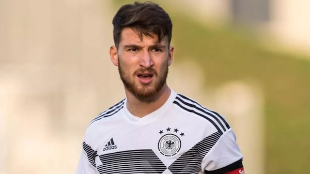 Salih Özcan genç takımlarda Almanya forması giymişti.