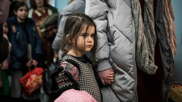 Ukrayna'dan tahliye edilen yetim çocuklar Türkiye'ye getiriliyor