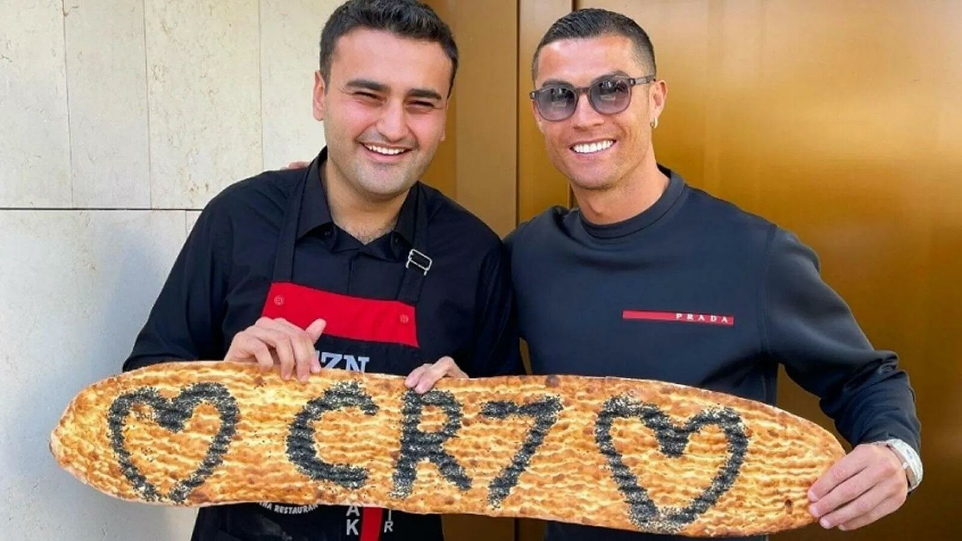 Cristiano Ronaldo daha önce CZN Burak ile bir araya gelmişti.