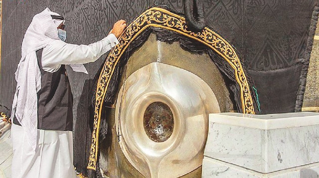 Ramazan ayı öncesi Kâbe örtüsünün bakımı yapıldı.