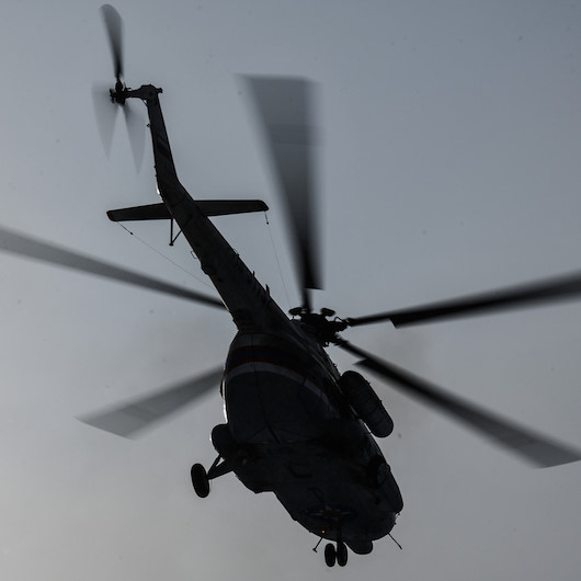 Azov taburu komutanlarını nakil için giden Mİ-8 helikopteri düşürüldü