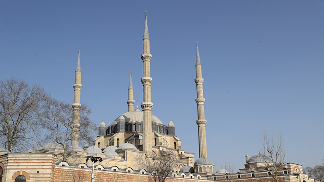 Ramazana özel Osmanlı geleneği mahyalar camilere asılıyor