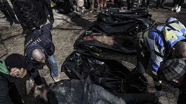 Ukrayna ordusunun yeniden kontrolü sağladığı Buça'da, bir kreşin deposunda öldürülen 5 sivilin cesedi uluslararası basın mensupları tarafından görüntülendi.<br>