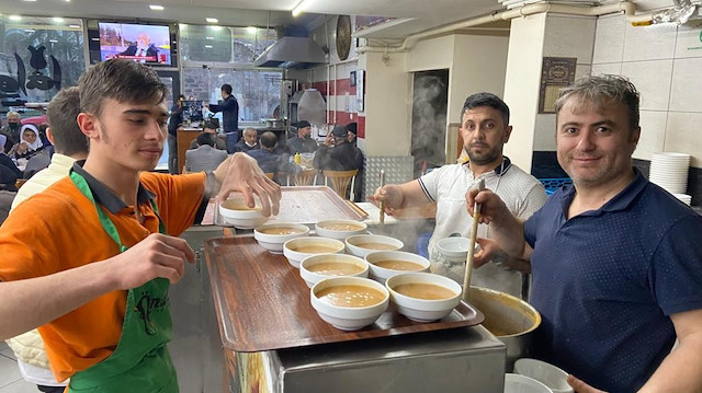 İçleri ısıtan gelenek: Bu lokantada 15 yıldır iftar yemekleri ücretsiz.