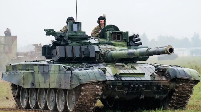 Çekya'dan yardım: Ukrayna'ya tank ve zırhlı personel taşıyıcı gönderildi