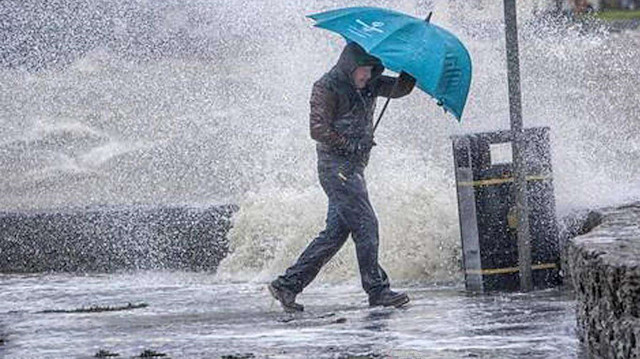Meteoroloji uyardı: İstanbul'a kuvvetli yağış geliyor