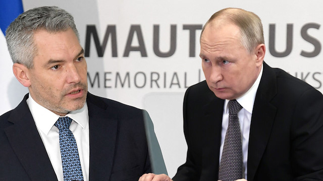 ​​Avusturya Başbakanı Karl Nehammer ve  Rusya Devlet Başkanı Vladimir Putin