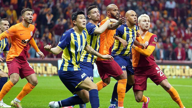 Ligin ilk yarısında oynanan derbiyi 2-1 Fenerbahçe kazanmıştı. 