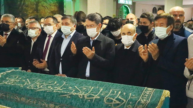 4 çocuk annesi Keskin’in cenazesi, Samsun Asri Mezarlığı’na defnedildi. 