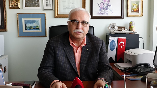 Prof. Dr. Tevfik Özlü.