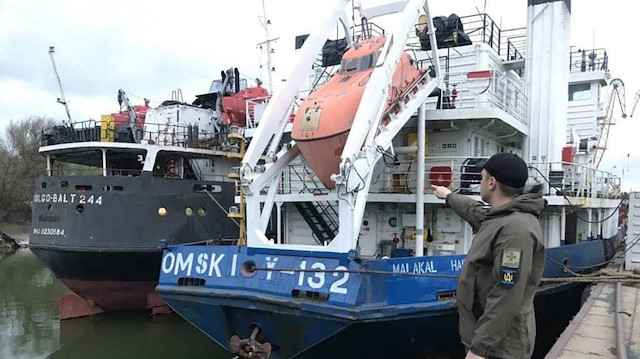 Ukrayna 10 Rus gemisine el koydu