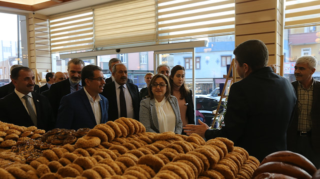 Gaziantep Büyükşehir Belediyesi Fatma Şahin fırın ziyaretinde.