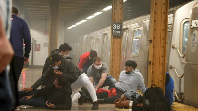 New York metrosunda silahlı saldırı düzenleyen zanlı tutuklu yargılanacak.
