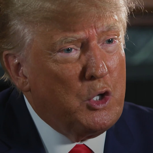 Eski ABD Başkanı Donald Trump sunucunun konuşmasına sinirlenince yayını terk etti