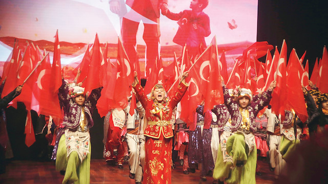 İstanbul renkli kutlamalara ev sahipliği yaptı