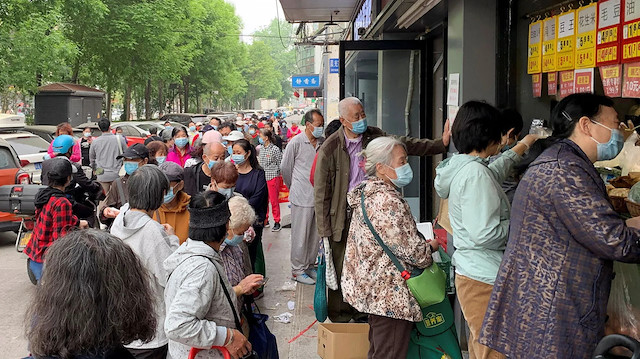 Çin'de kapanma korkusu: Market raflarını boşalttılar