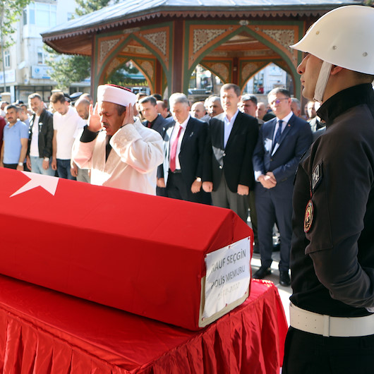 Kalp krizinden vefat eden polis memuru Tokat'ta toprağa verildi
