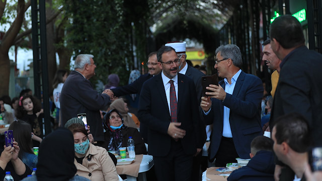 Gençlik ve Spor Bakanı Dr. Mehmet Muharrem Kasapoğlu Batı Trakya'da soydaşlarıyla bir araya geldi.