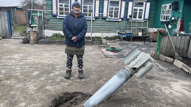 Senkivka köyünde yaşayan bir sakinin bahçesine roket sıkıştı