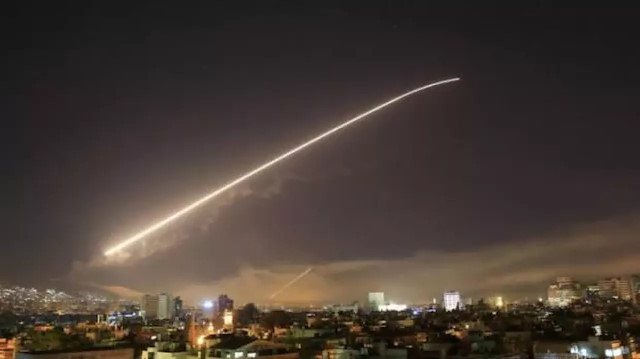 İsrail Suriye'nin başkenti Şam'a hava saldırısı düzenledi