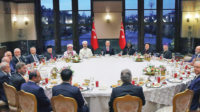 Cumhurbaşkanı Erdoğan, dini azınlık temsilcileriyle iftar yaptı.