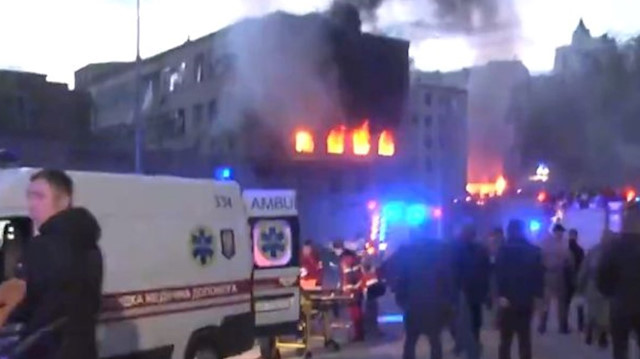 ​Rusya Ukrayna'nın başkenti Kiev'i vurdu