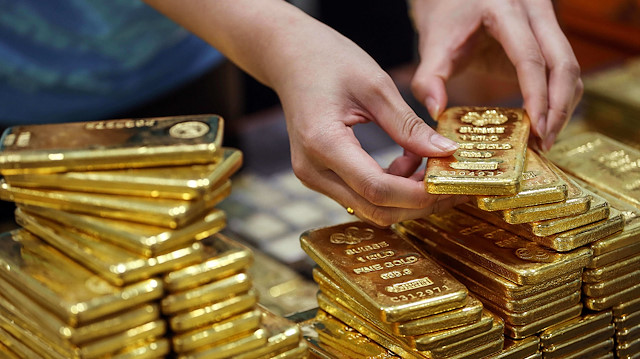 Altın fiyatları neden düşüyor?
