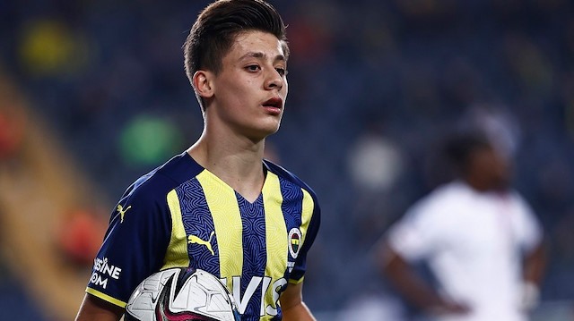 Transfermarkt verilerine göre Arda Güler'in güncel piyasa değeri 2.2 milyon euro.