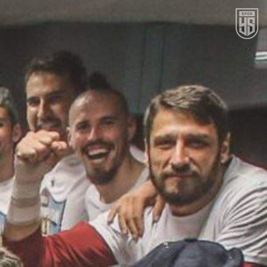 Bileği kesilen Egemen Korkmaz'ın karşılaşma sonrası çekilen fotoğrafı.