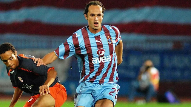 Ersen Martin 2006-2007 sezonunda bordo-mavili formayı giymişti. 