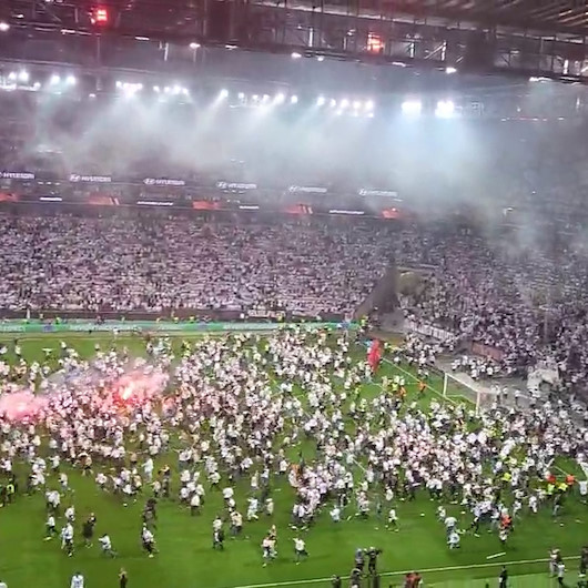 Eintracht Frankfurt taraftarı UEFA Avrupa Liginde finale çıkmayı doyasıya kutladı