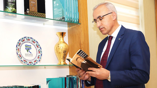 Prof. Dr. Hüseyin Karaman, Nurettin Topçu'nun entelektüel kimliğini değerlendirdi.