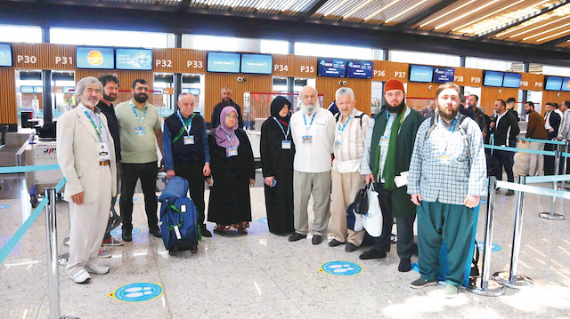 Pandemi sonrası ilk umre grubu dün İstanbul’dan Cidde’ye gitti. 