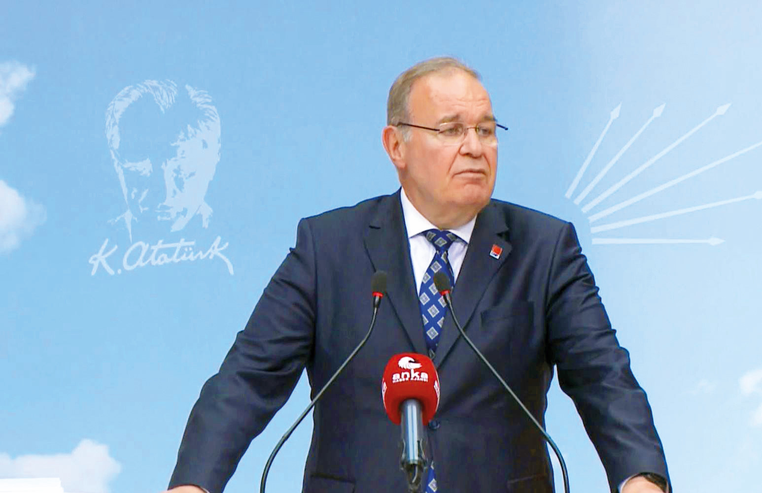 Faik Öztrak