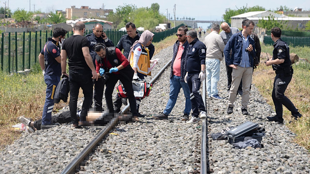 Diyarbakır'da kan donduran olay: Tren rayları üzerinde başı gövdesinden ayrılmış erkek cesedi bulundu