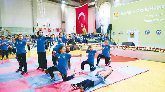 Zeytinburnu Kış Spor Okulları’nın kapanış töreni düzenlendi.