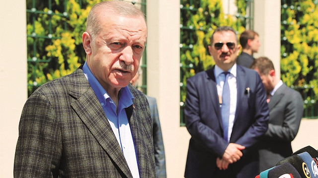 Recep Tayyip Erdoğan Cuma namazı çıkışı açıklamalarda bulundu.