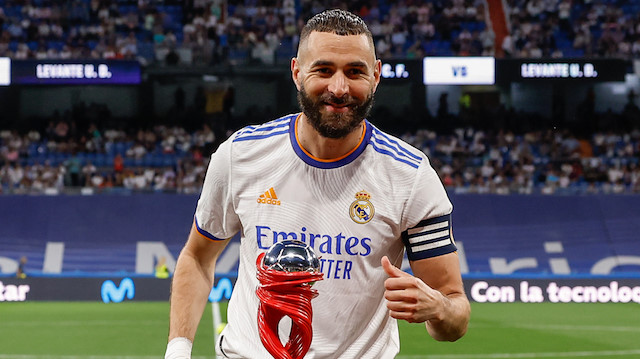 Benzema bu sezon ligde 27 gol attı.