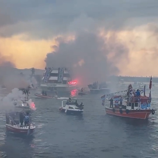 Şampiyon Trabzonspor’dan Karadeniz sularında görkemli kutlama