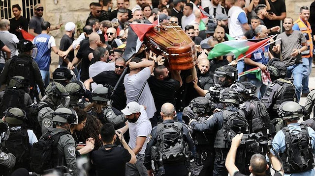İşgalci İsrail güçleri, Şirin Ebu Akile'nin cenaze törenine müdahalede bulunmuştu.