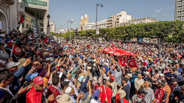 تونس... الآلاف يحتجون وسط العاصمة رفضا لسياسات سعيد