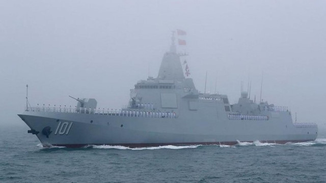 Çin en büyük donanması ile Sarı Deniz'de tatbikat yaptı