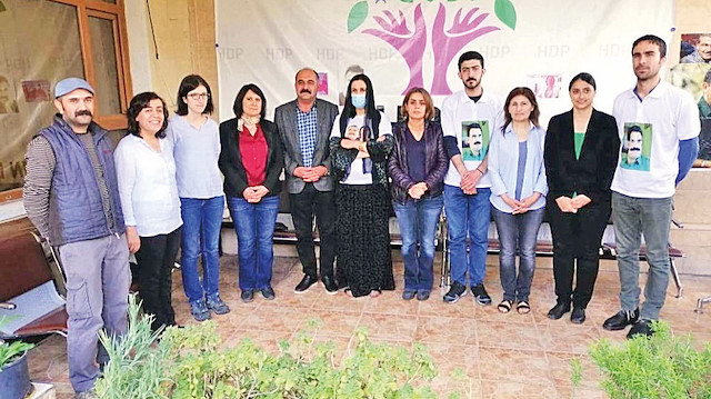 Erbil’de Abdullah Öcalan için açlık grevi yapan teröristleri ziyaret ettiler.