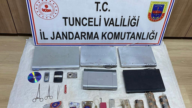 Tunceli'de PKK'ya ait mağarada bulunan malzemeler.